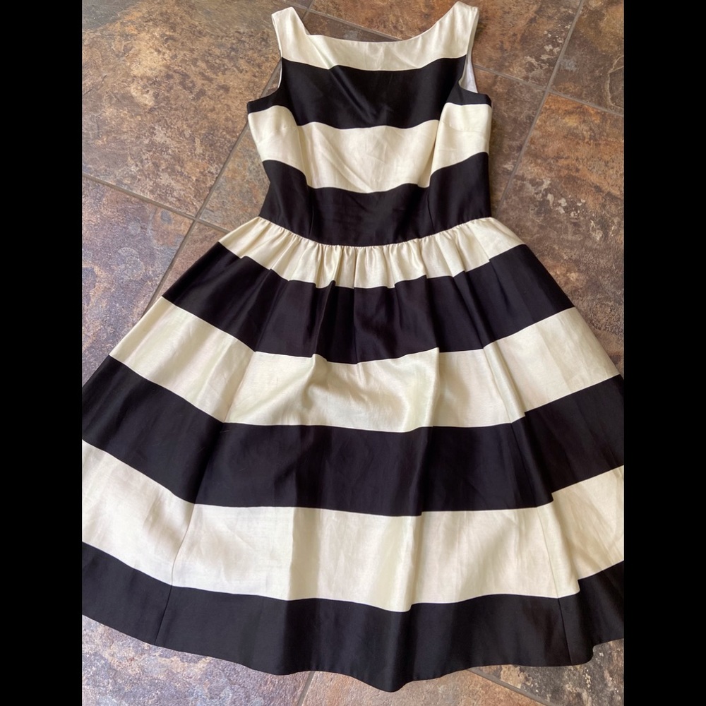 Kate Spade classic dress, size 6, excellent condition